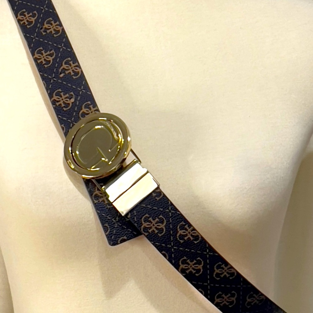 GUESS Reversible Logo Gold Buckle Waist Belt L
